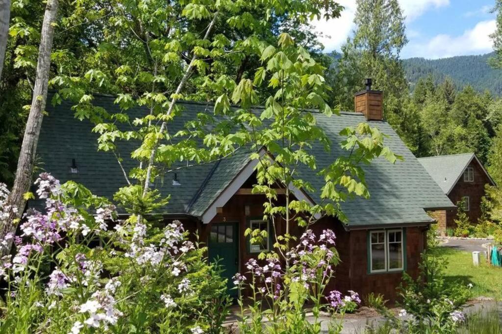 Hébergement de vacances Wooded Bliss Riverfront Sanctuary On The Mckenzie
