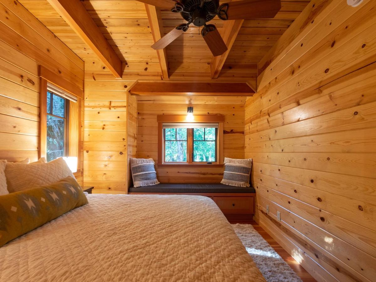 Wooded Bliss Riverfront Sanctuary On The Mckenzie McKenzie Bridge