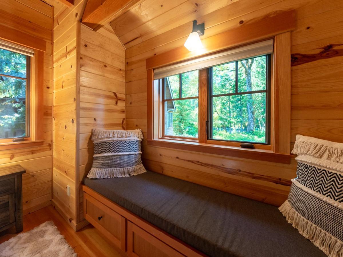 Wooded Bliss Riverfront Sanctuary On The Mckenzie Hébergement de vacances