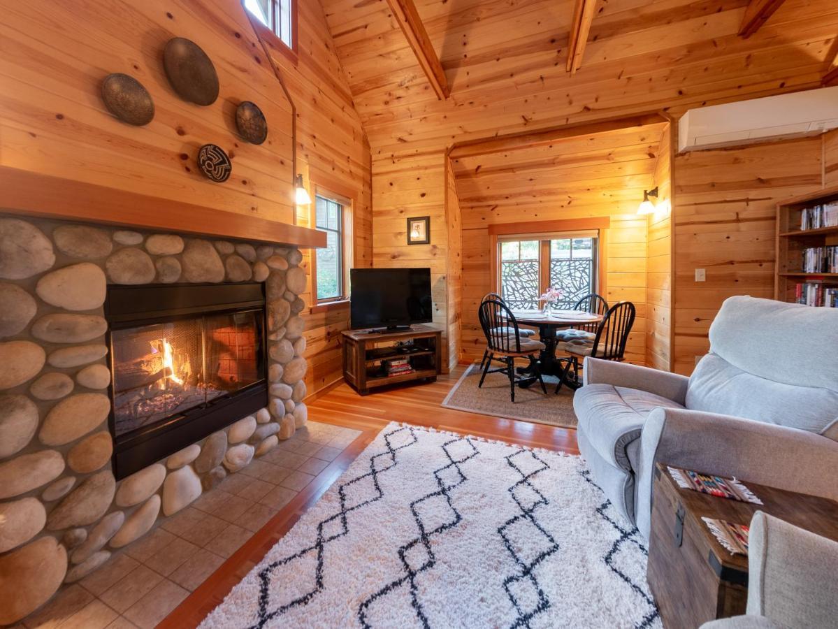 Hébergement de vacances Wooded Bliss Riverfront Sanctuary On The Mckenzie