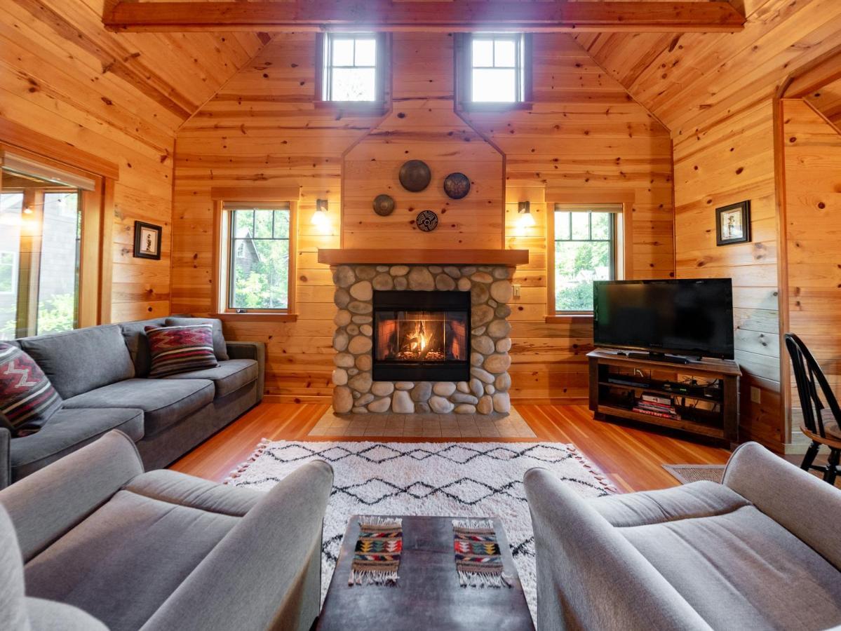Wooded Bliss Riverfront Sanctuary On The Mckenzie McKenzie Bridge
