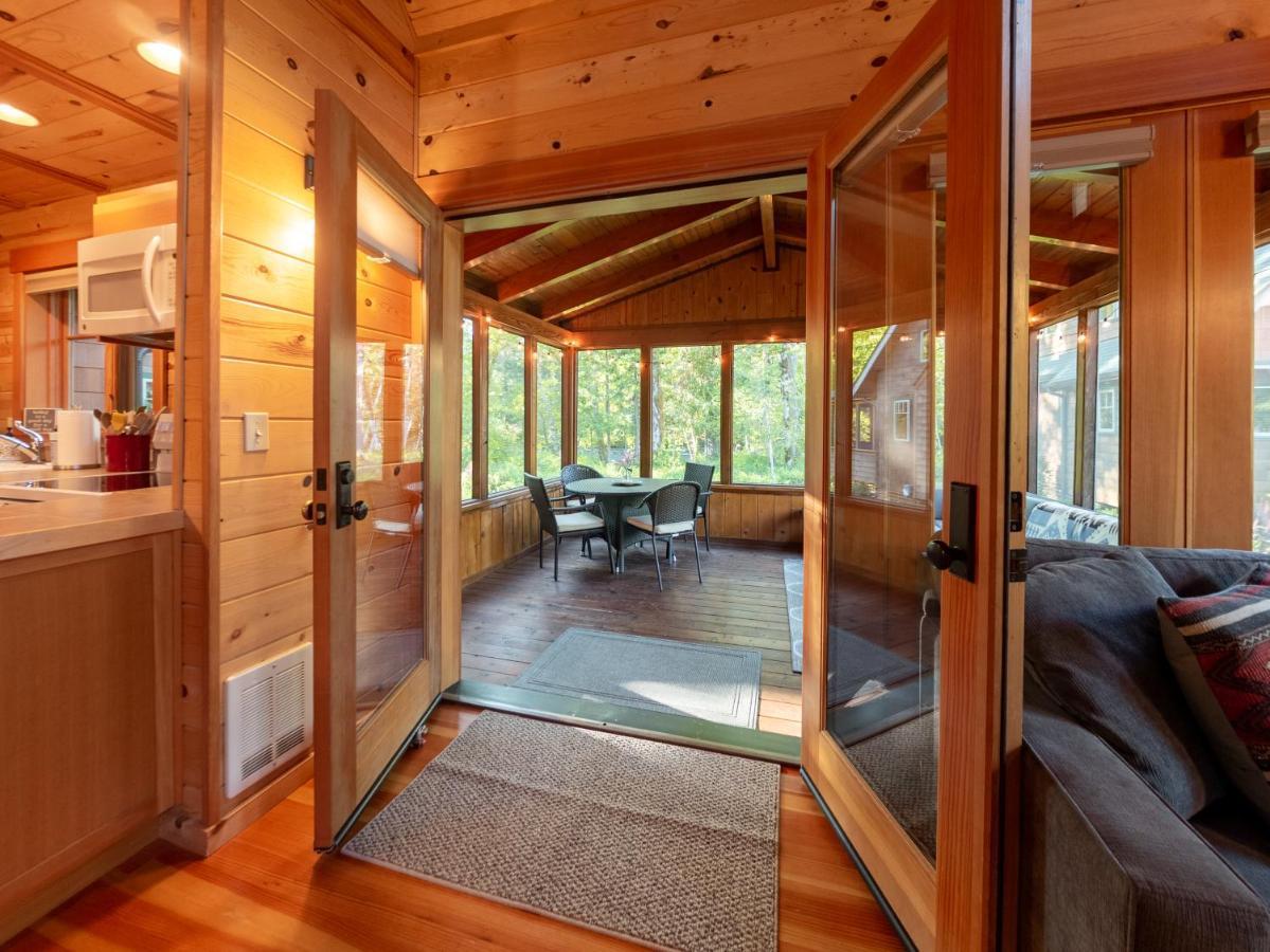 Wooded Bliss Riverfront Sanctuary On The Mckenzie Hébergement de vacances *